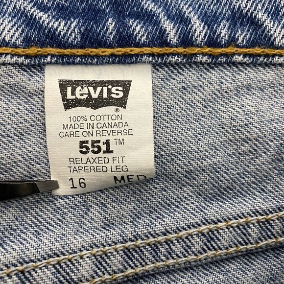 Levis 551 Jeans Womens Sz 16 34x30 Relaxed Fit Tapered Leg Distressed aded Denim - Picture 12 of 15